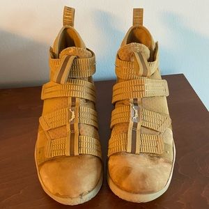 Nike Lebron Soldier 11 wheat 9.5